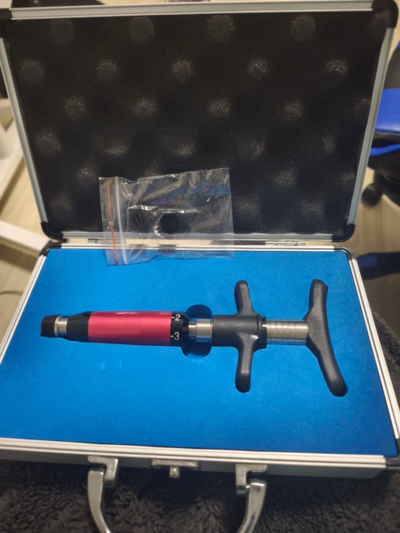 【美品/ケース付】アジャスティング・インストゥルメント 骨盤・背骨矯正カイロ