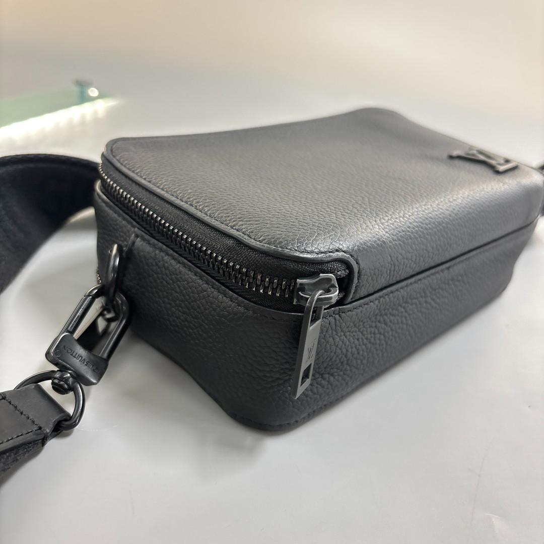 新品同様IC ルイヴィトン アエログラム アルファウエアラブルウォレット メンズ