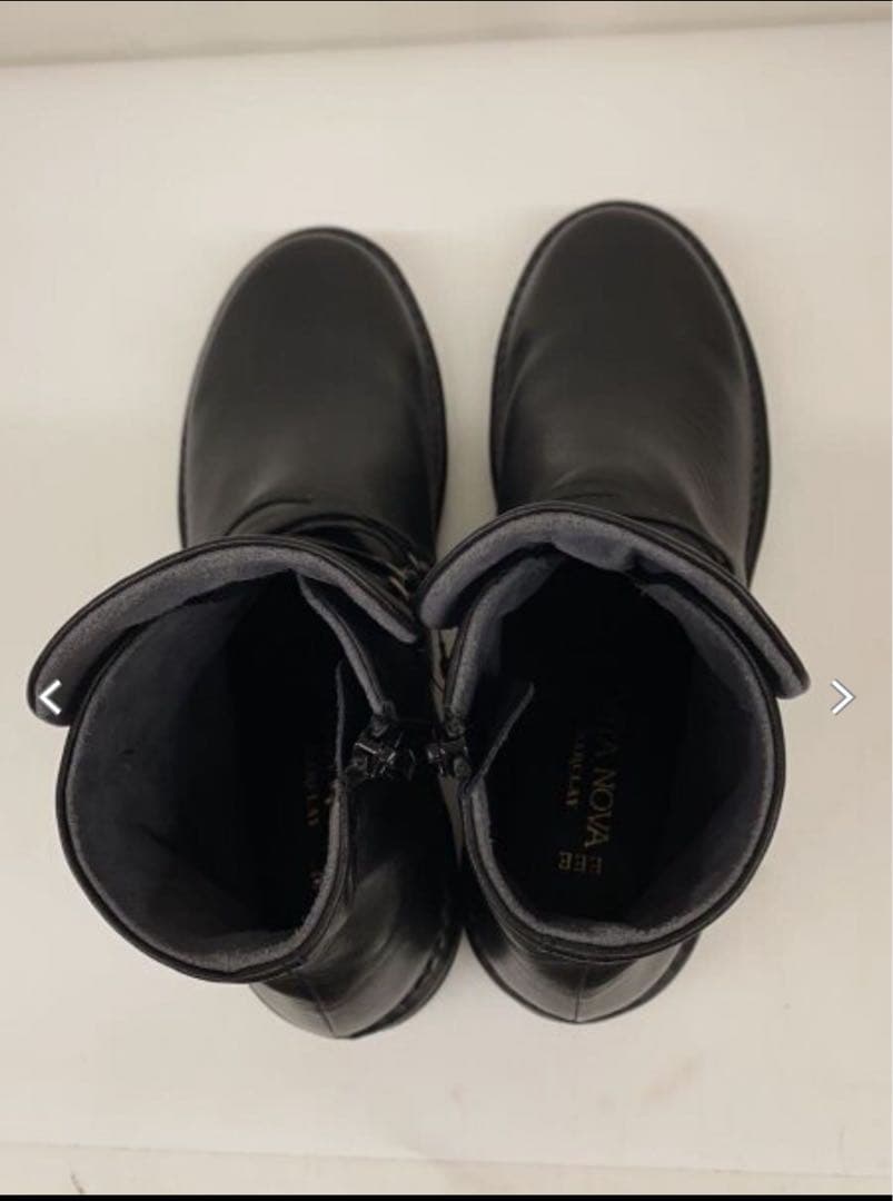 美品　VITA NOVA ゴム紐デザインショートブーツ　ブラック