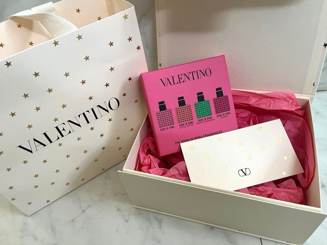 【新品】VALENTINO BORN IN ROMA 4本セット ギフトBOX付