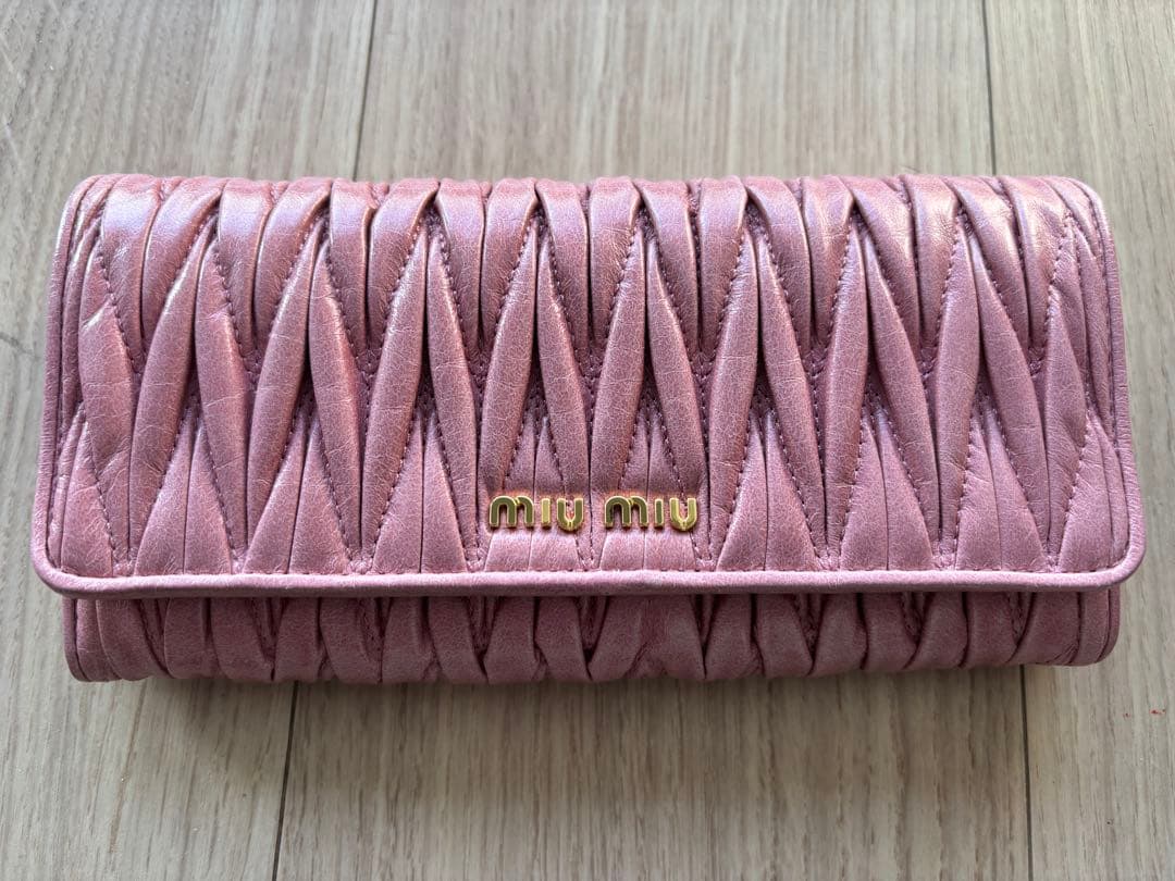 【ニク様】miumiu ミュウミュウ　マテラッセレザー　長財布　パスケース付
