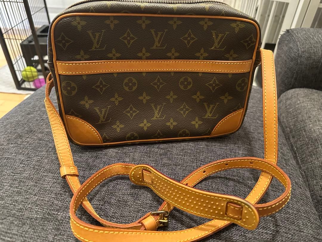 Louis Vuitton ショルダーバッグ ブラウン