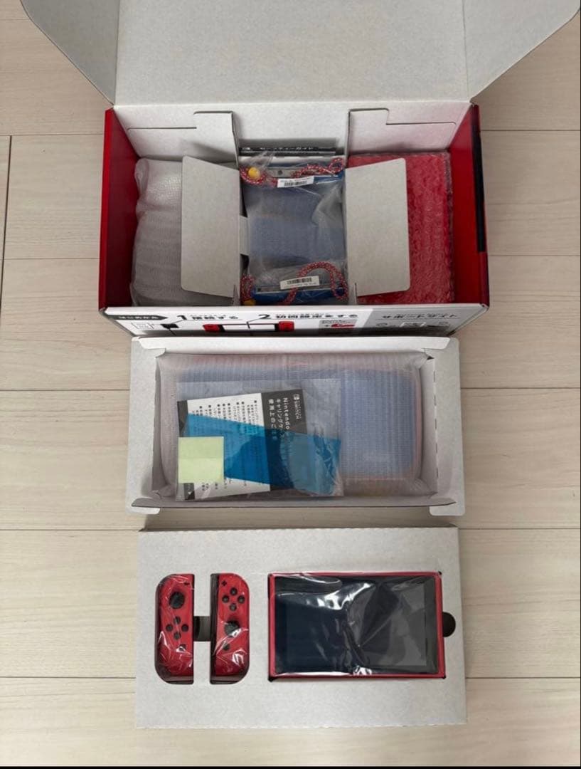 【中古美品】Nintendo Switch マリオレッド✕ブルーセット