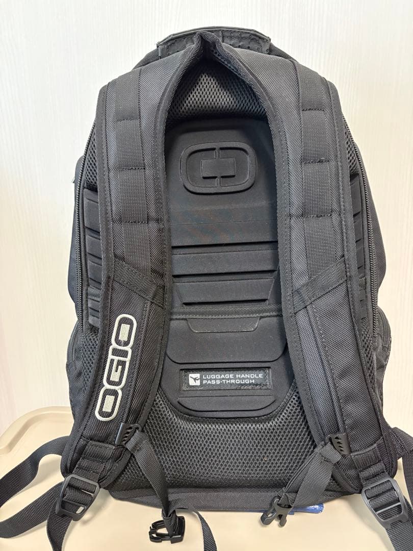 Ogio ツーリングバックパック Gambit17 backpack 色調：黒