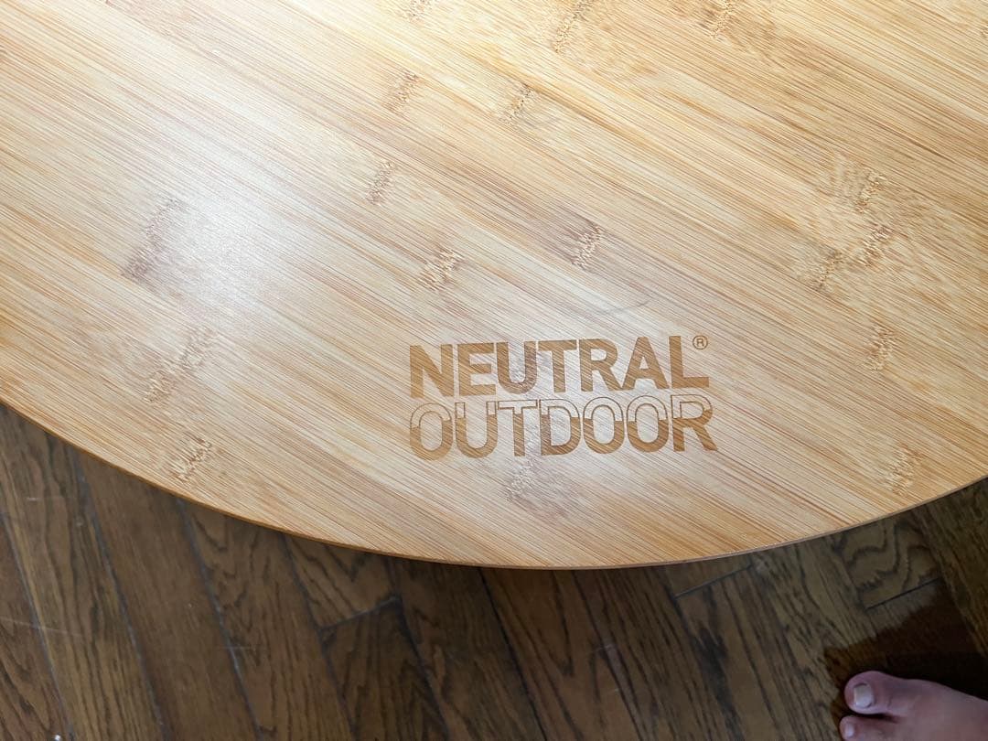 neutral outdoor バンブーラウンドテーブル