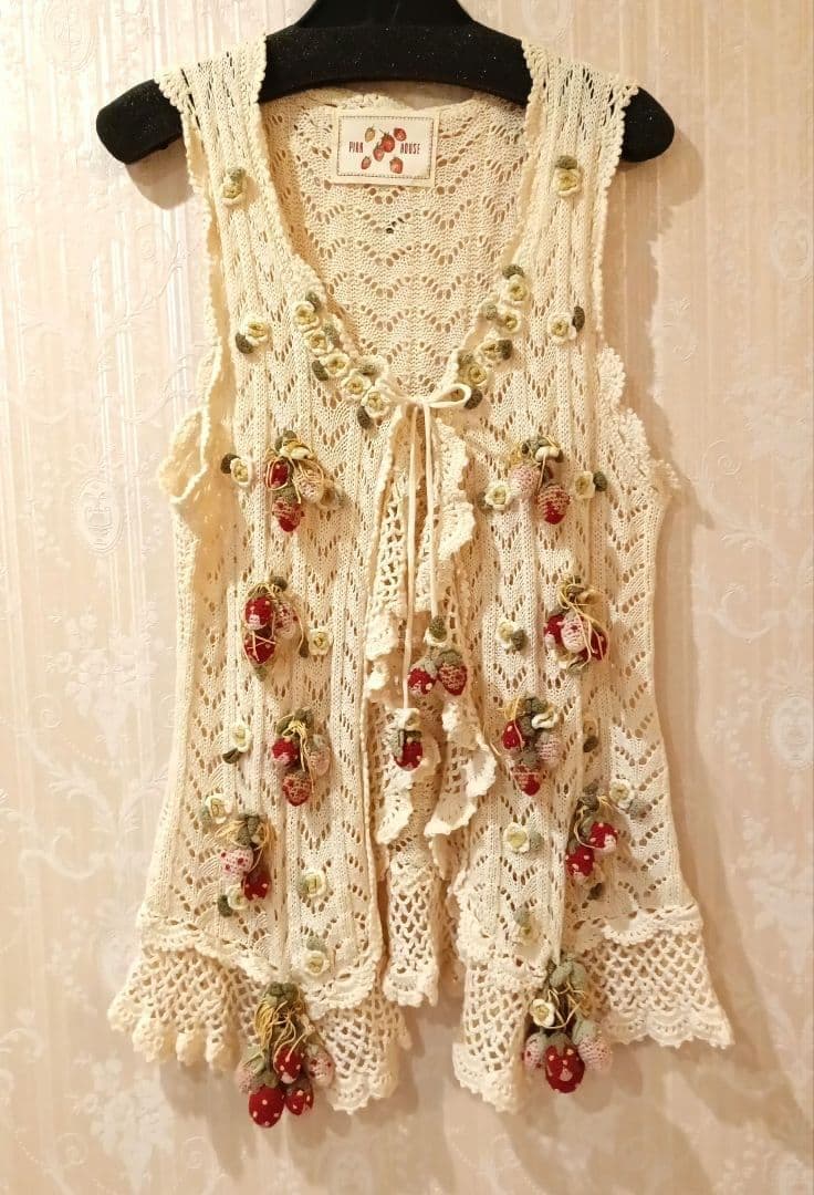 ピンクハウス　いちごモチーフベストカーディガン