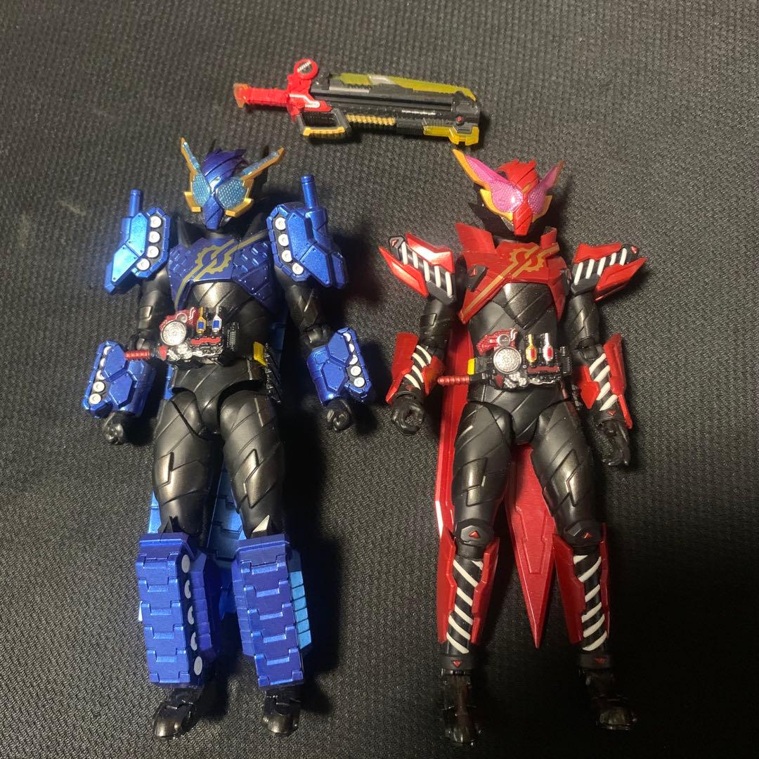 仮面ライダービルド S.H.Figuarts タンク ラビットラビット