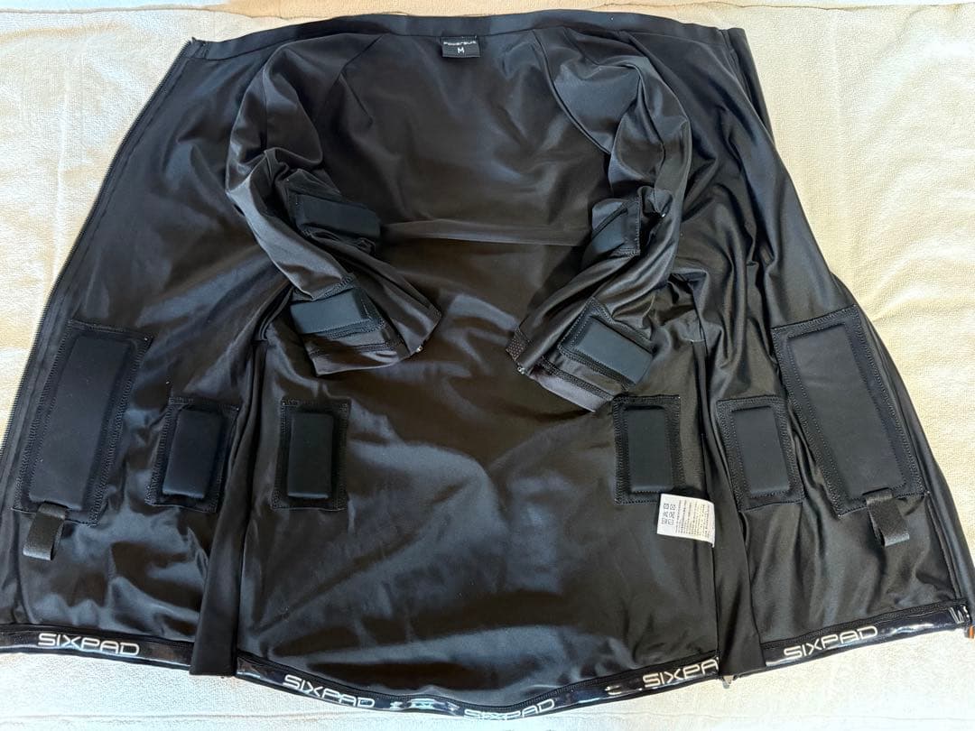 オガタジコウSIXPAD パワースーツ メンズ上下Mサイズセット