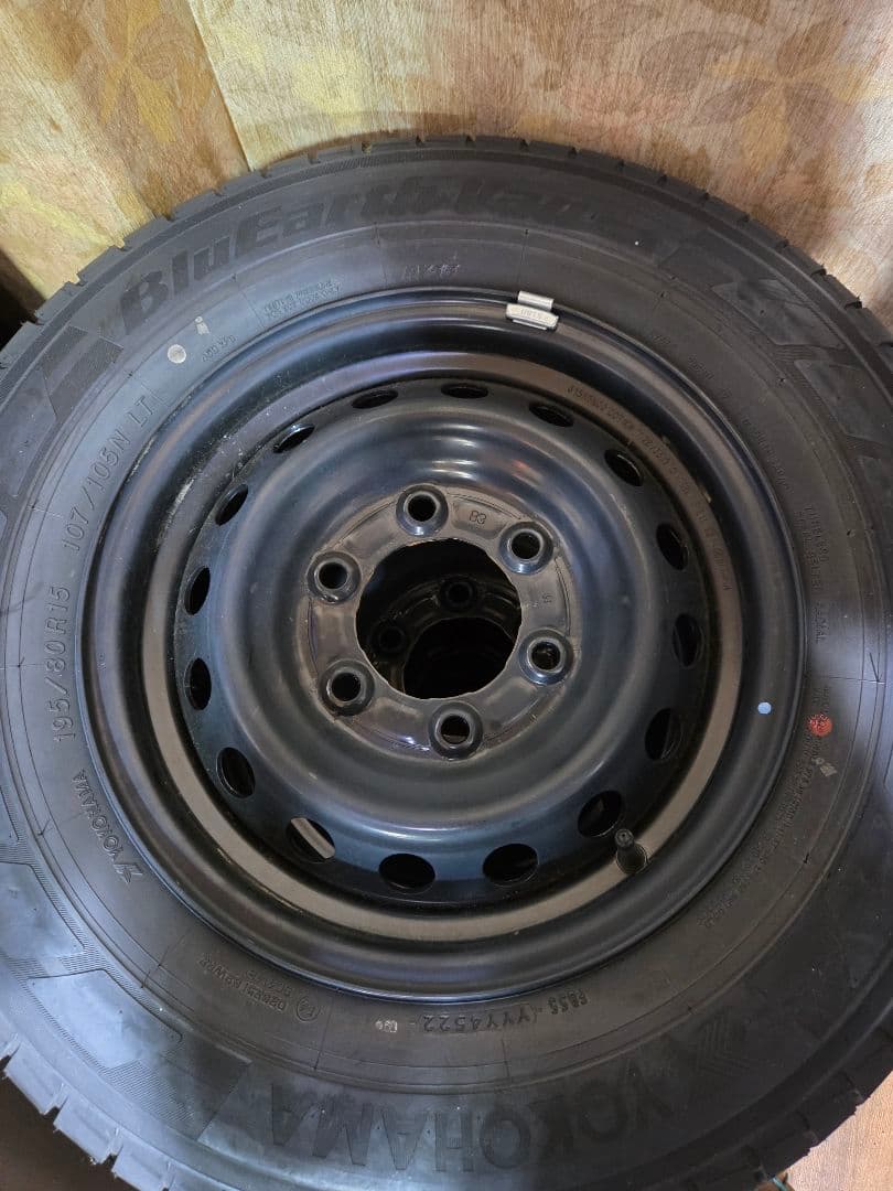 キャラバンハイエース純正ホイールセット新車外し