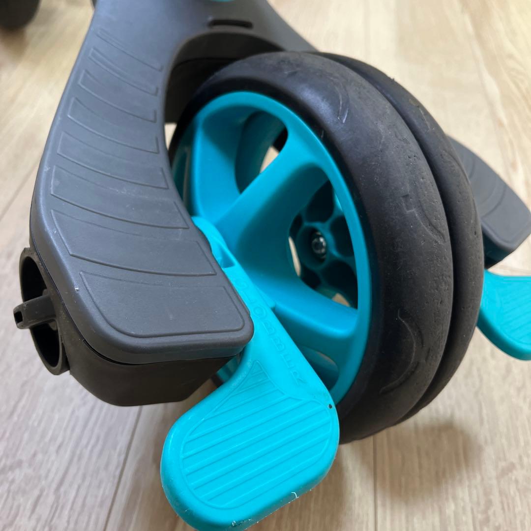 GLOBBER 三輪車 黒と青