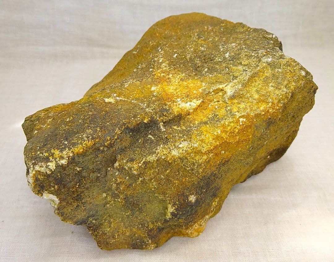 超レア!!高線量!!増富温泉ラジウム黒鉱石（146)お風呂用