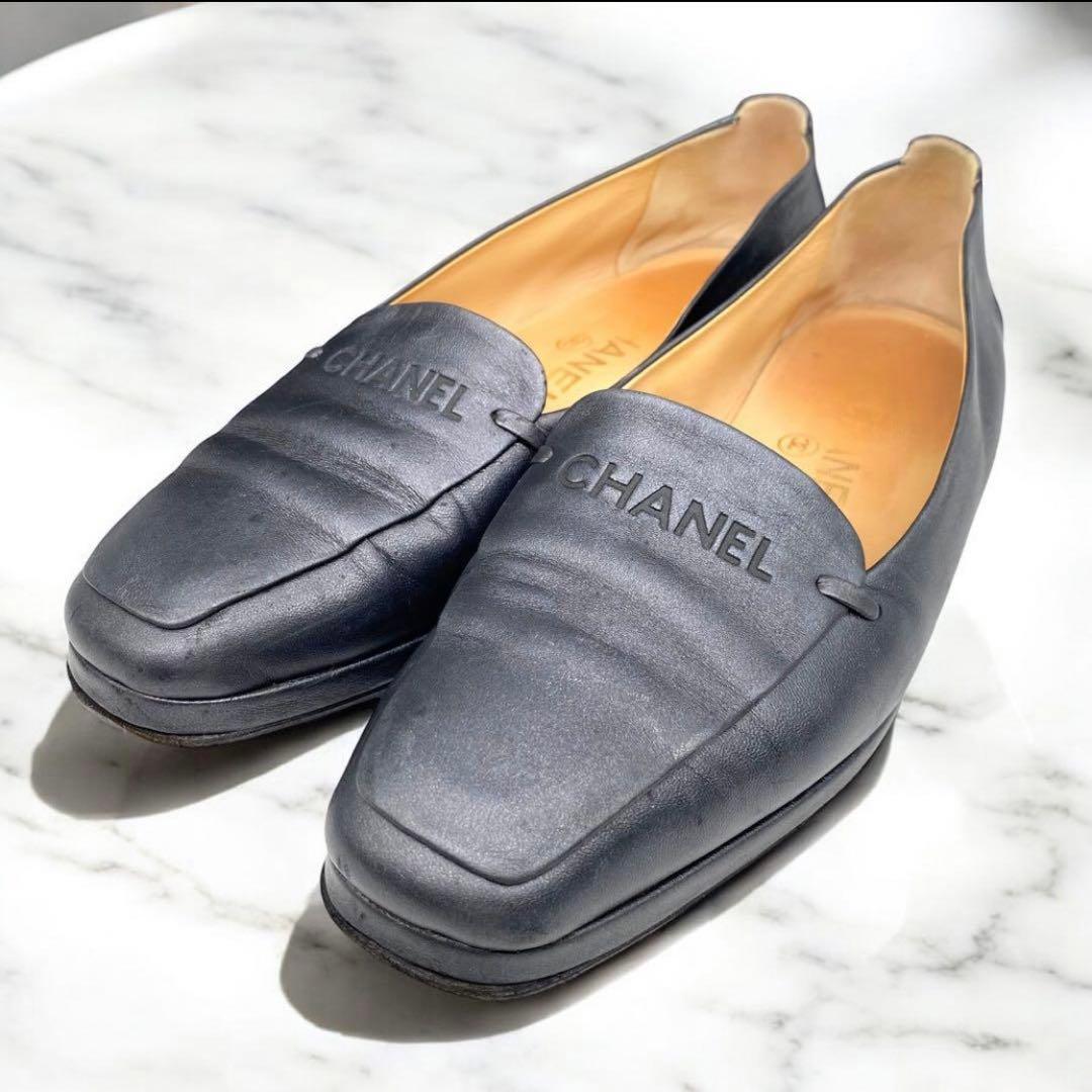 CHANEL ロゴ型押し　ローファー　ガンメタリック 24cm