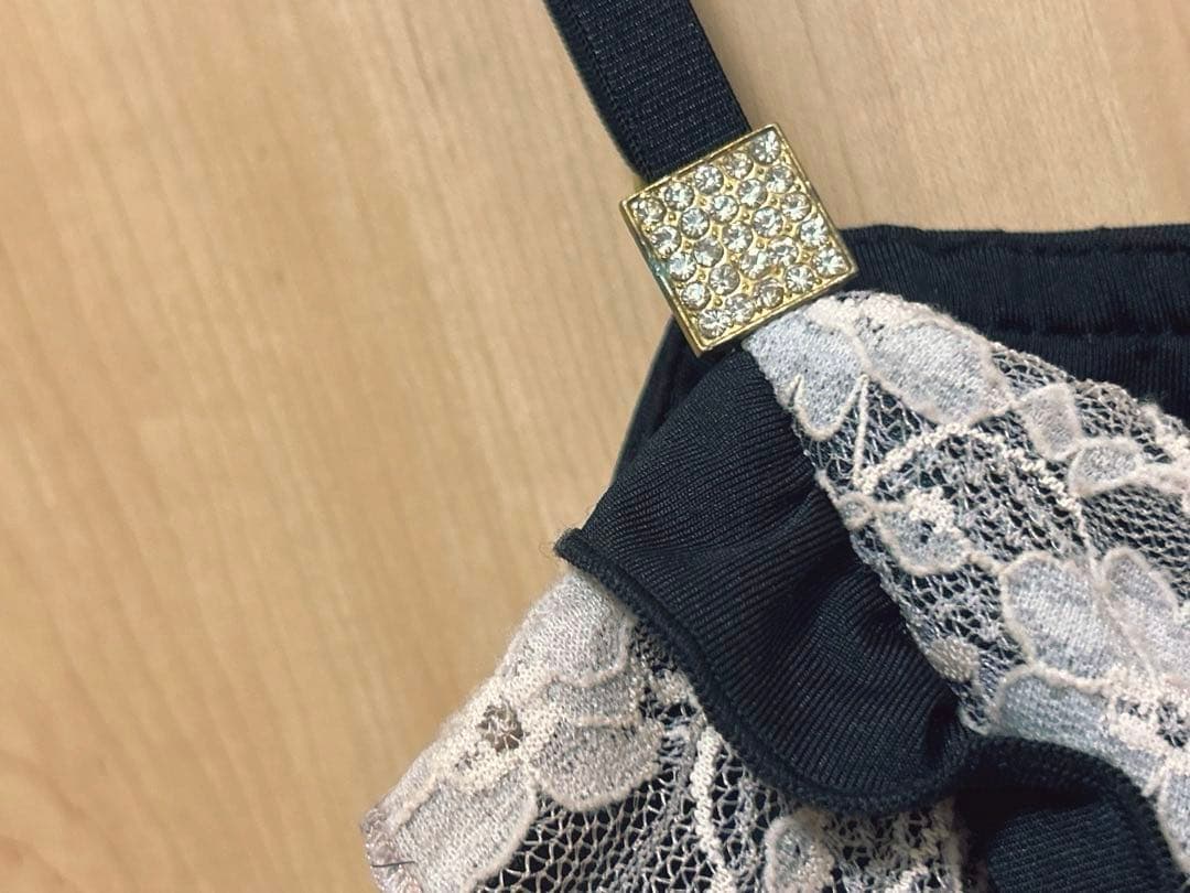 GOLDS♡肩紐ビジュー♡ふりふりラッフルフリル♡レースキャミトップス♡ブラック