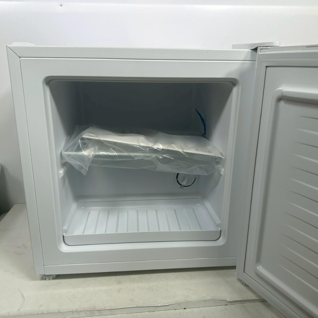 【未使用品】アイリスオーヤマ 小型冷凍庫 31L 1ドア PF-A31FD-W