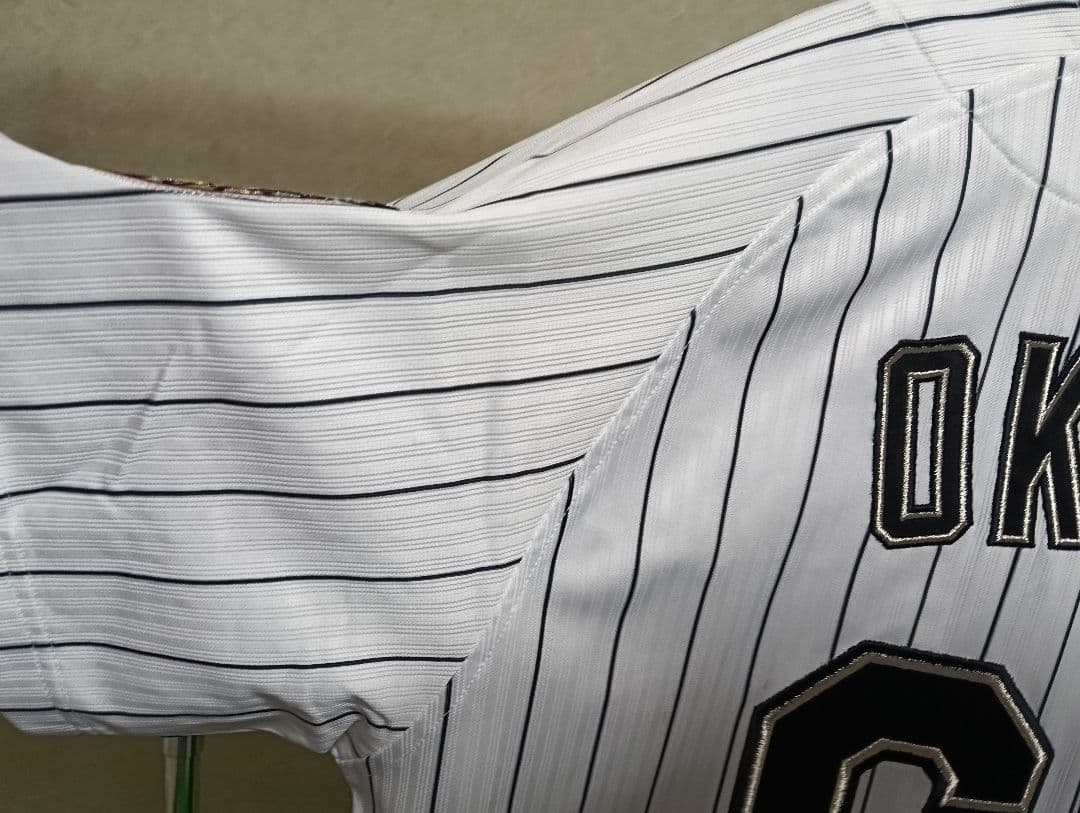 【新品タグ付き！】ロッテ 岡田幸文 ハイクオリティユニフォーム（Mサイズ）