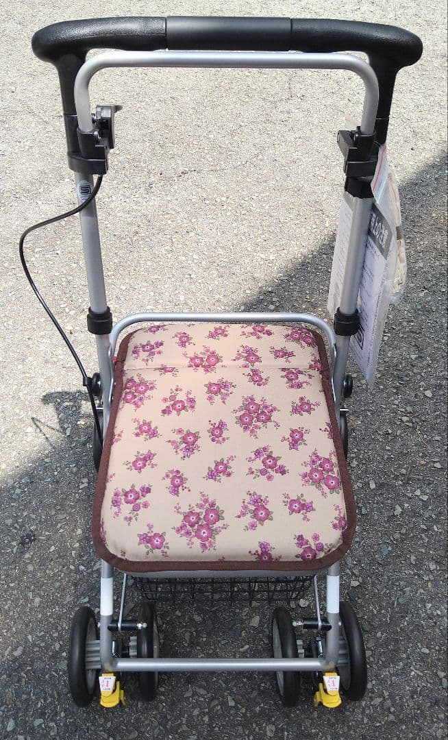 可愛いいコンパクトシルバーカー♪ ベンリー Benri 新品未使用品です♪