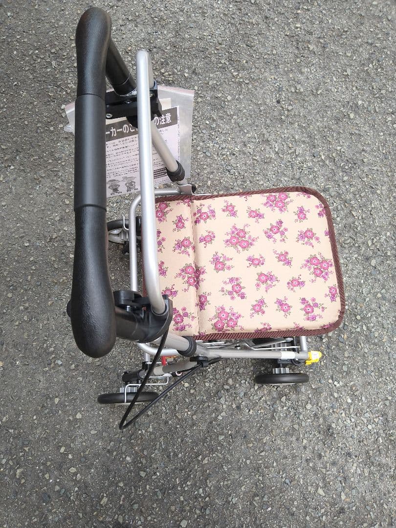 可愛いいコンパクトシルバーカー♪ ベンリー Benri 新品未使用品です♪