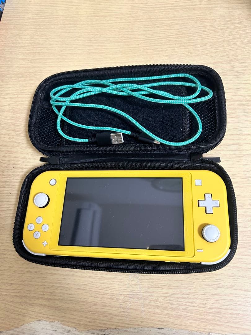Nintendo Switch Lite イエロー ケース&充電器付き
