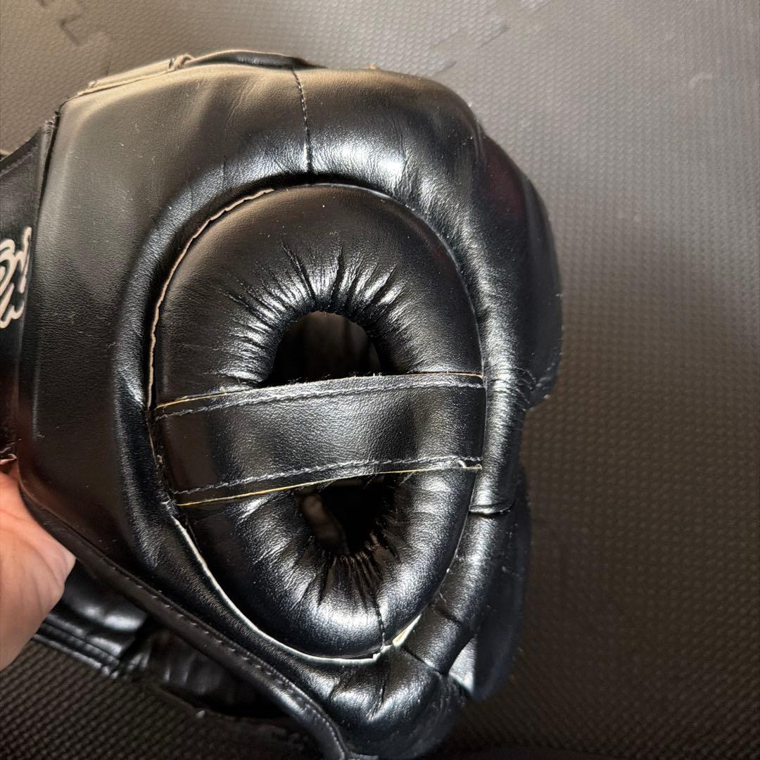 Fairtex 黒 ヘッドギア　キック、ボクシング
