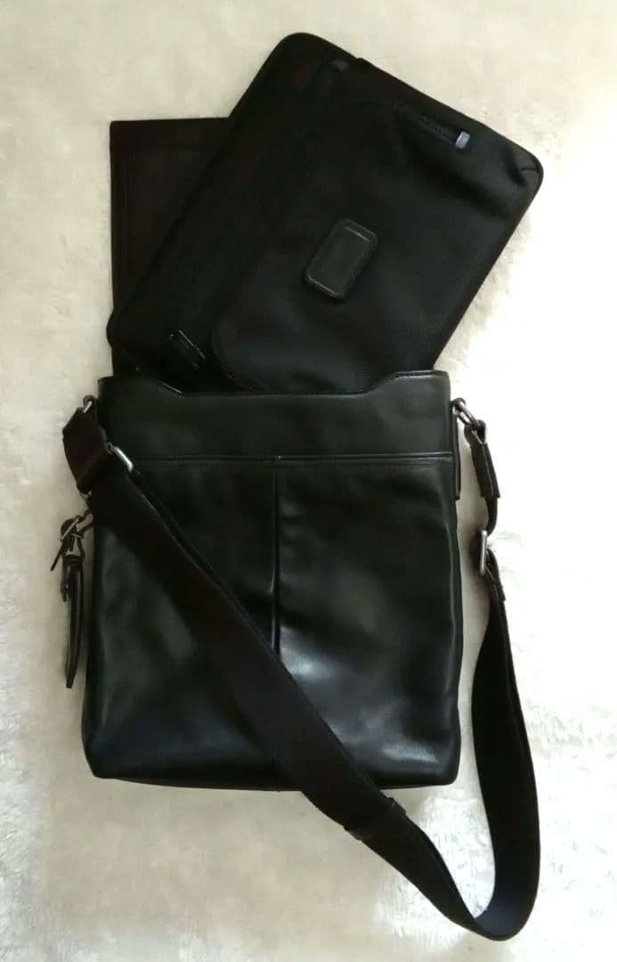 (美品)TUMI ALPHA 2 ショルダーバッグ、ポーチ ブラック 黒