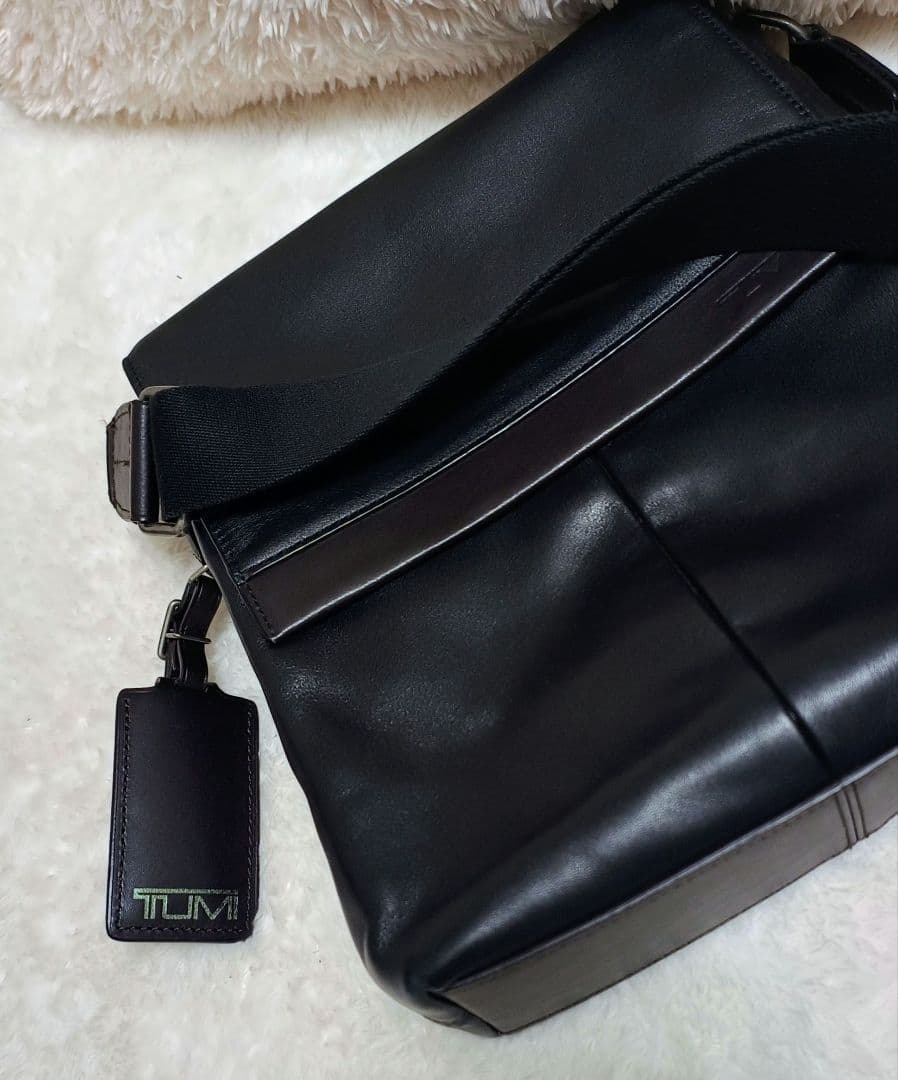 (美品)TUMI ALPHA 2 ショルダーバッグ、ポーチ ブラック 黒