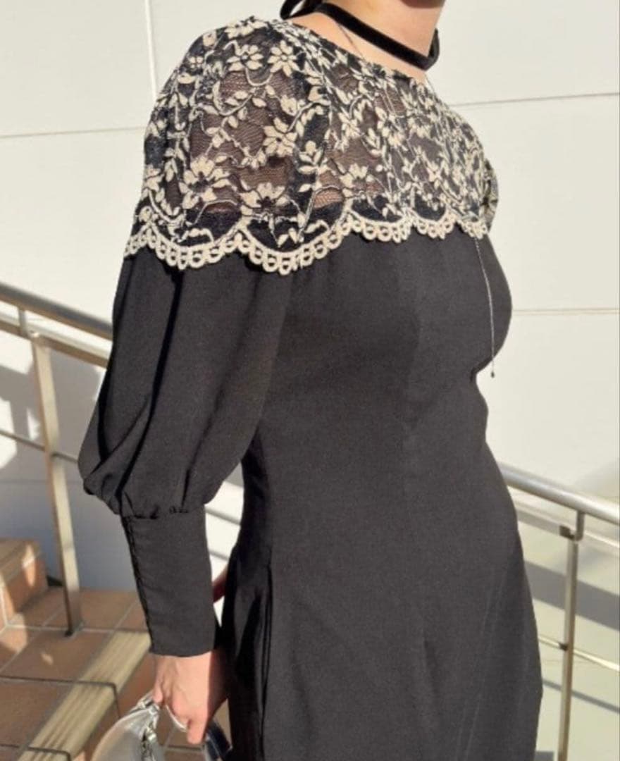 AMERI　LACE DECOLLETE DRESS