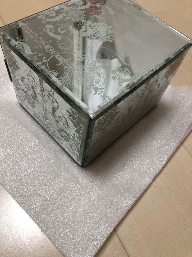 に*読様 ローラアシュレイ　LAURA ASHLEY ジュエリーボックス&シャン