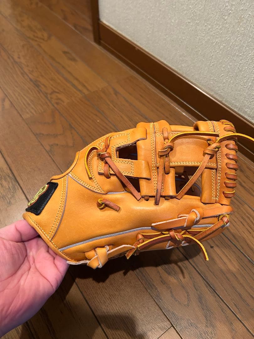 ドナイヤ　軟式グローブ　内野用　山田哲人モデル