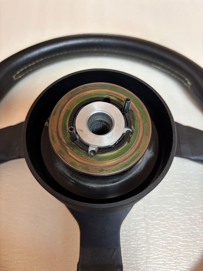 momo corse ステアリング　レザー　Φ34cm