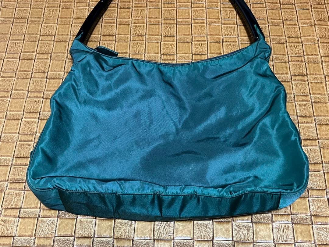 イタリア製　プラダ　テスート　ナイロン肩掛けバッグ　/緑　三角ロゴ　ハンドバッグ