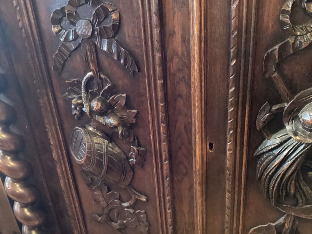 19世紀 アンティークフレンチ　オーク　ルネッサンス　ハントスタイルキャビネット