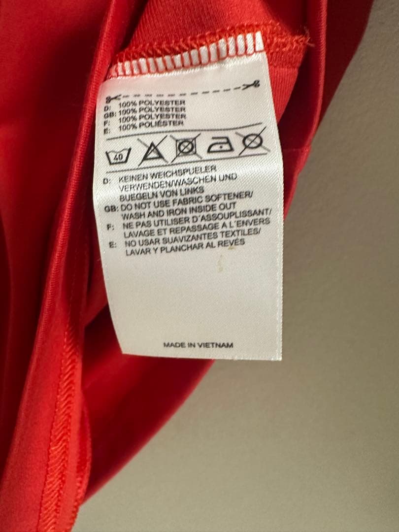 レアルマドリー　ユニフォーム　サード　赤　11 12