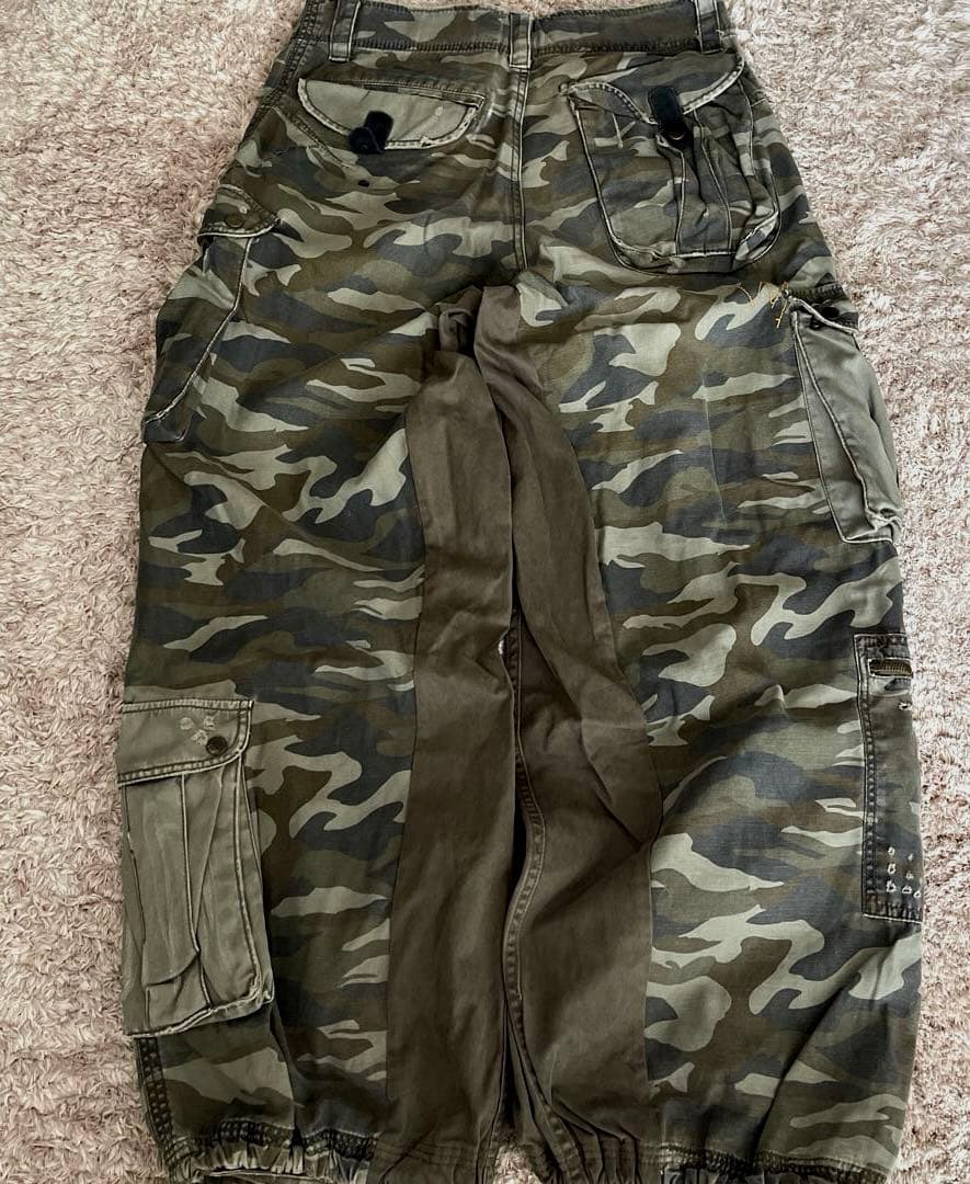カーゴパンツ　リメイク　迷彩　カーキ　ドッキング