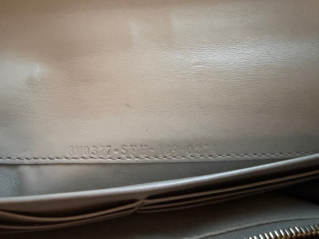 【正規品】FENDI 長財布 ピーカブー　青　箱あり