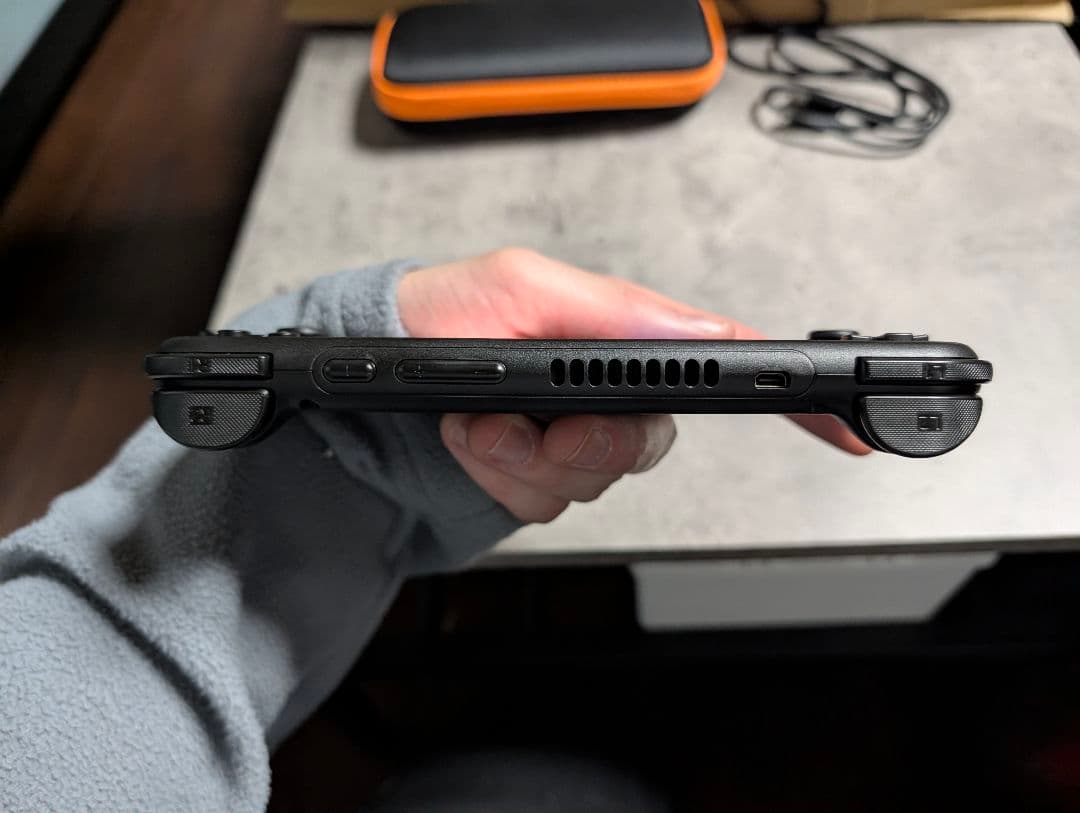 Retroid Pocket 4 Pro そしてキャリングケース