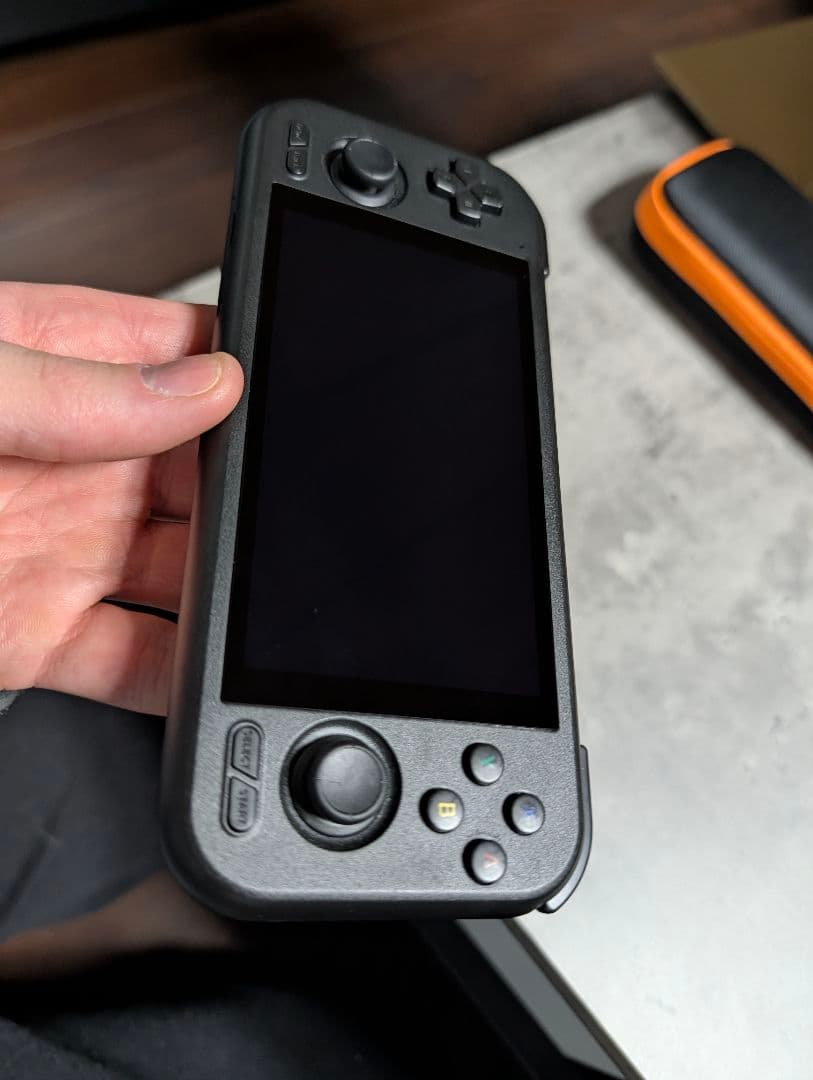 Retroid Pocket 4 Pro そしてキャリングケース