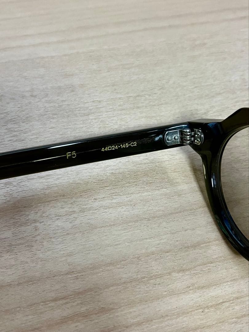 Few by NEW. フューバイニュー F5 C2 カーキ サングラス