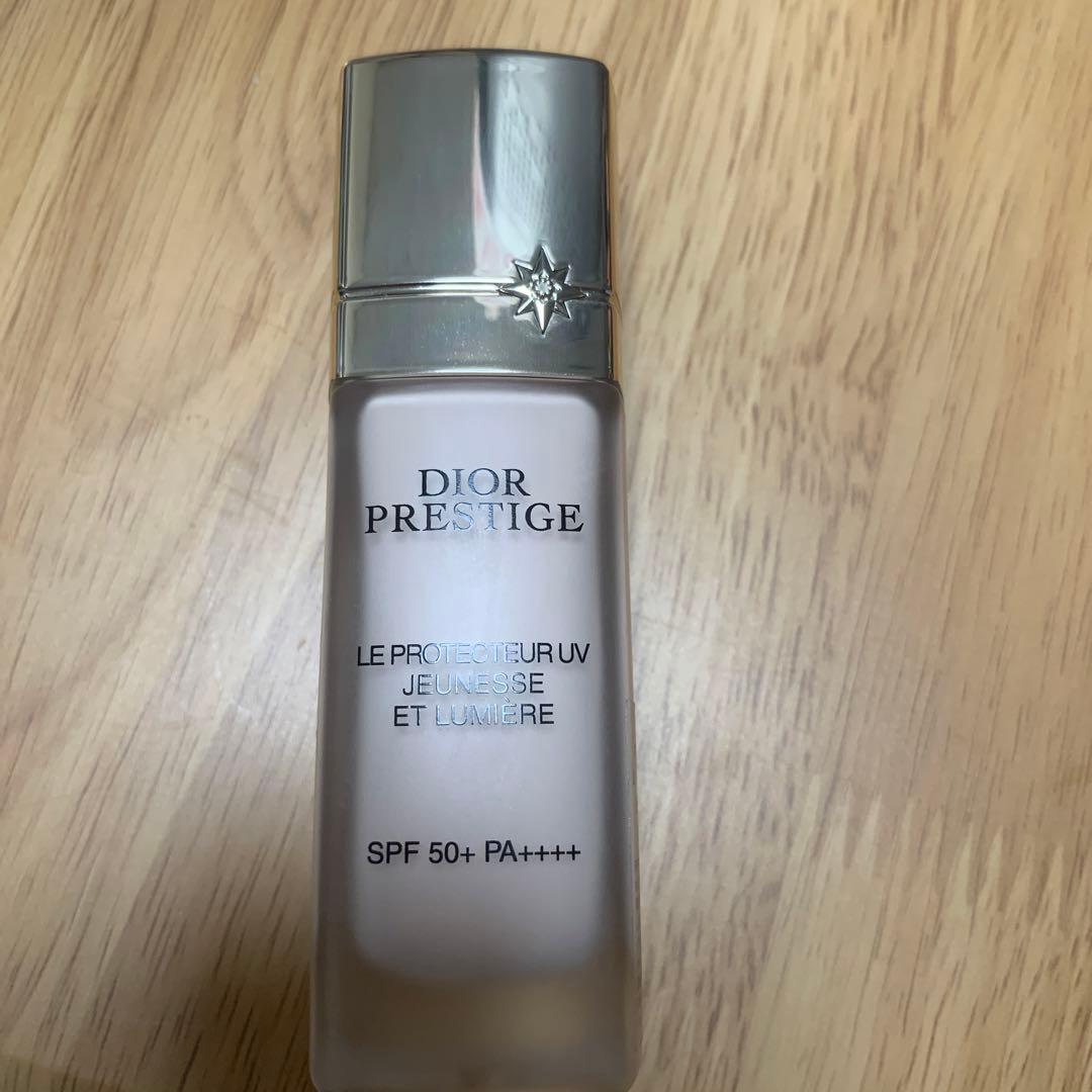DIOR プレステージホワイトルプロテクター UV ルミエールシアーグロウ