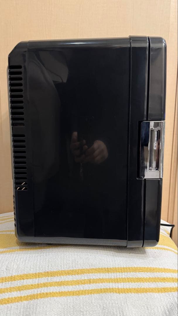 【ほぼ新品】家庭＆車載冷温庫10L氷点下-2～60℃保温保冷家庭＆車載用コード付