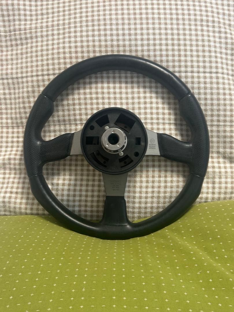 MOMO ステアリング RACE 35φ ボス付き