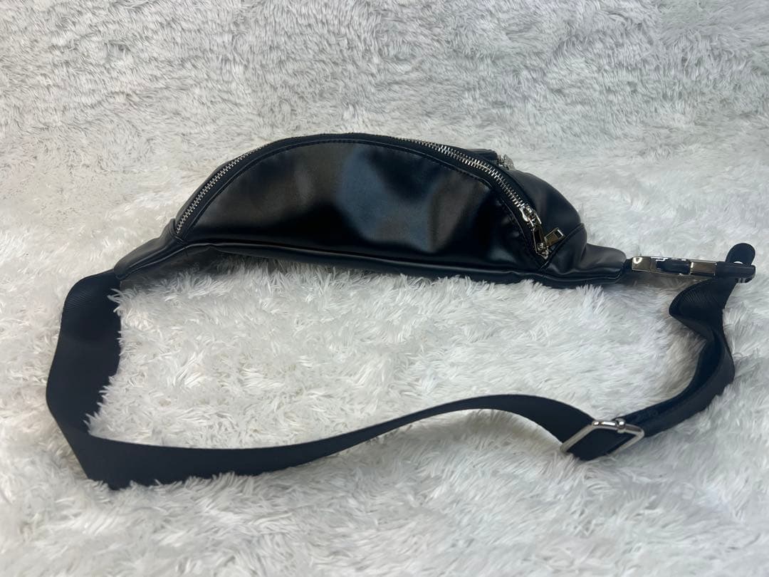 【MARY QUANT】エポビジューデイジーポイントボディバック