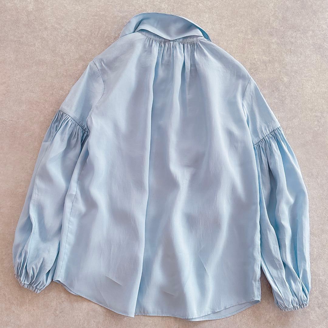 美品 ミラオーウェン 24SSボウタイ 袖ボリュームブラウス 2way ブルー