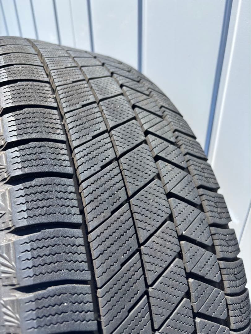 トヨタクラウンクロスオーバー 美品中古スタッドレスタイヤホイール4本セット