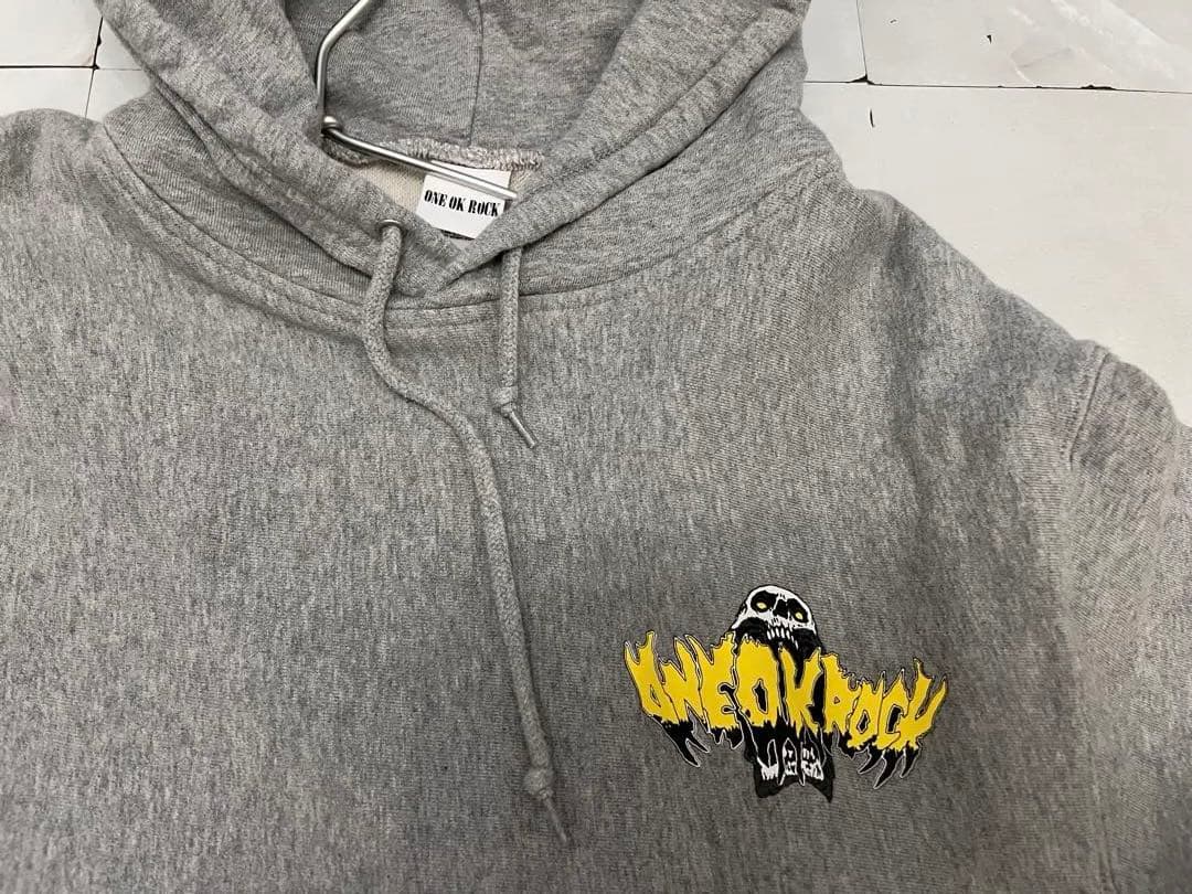 ※こん　【ワンオク】ONE OK ROCK 2024 パーカー　グレー　M