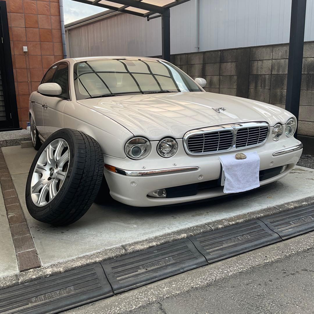 ジャガー XJ 18インチホイールとタイヤ