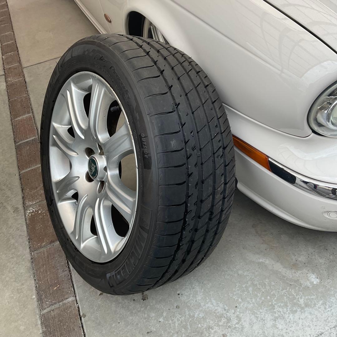 ジャガー XJ 18インチホイールとタイヤ