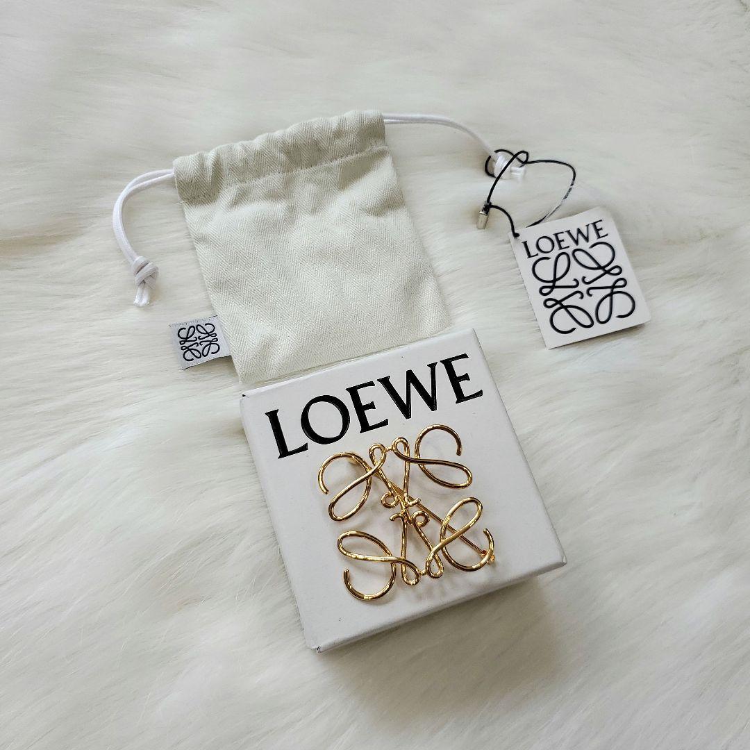 国内正規店購入☆新品☆LOEWE　アナグラムブローチ　ゴールド
