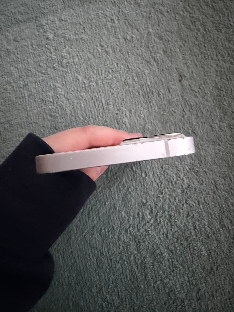 iPhone13 背面割れ