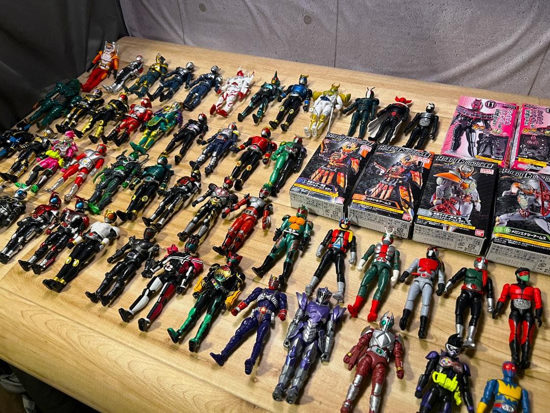 ゆ*く様 バンダイ )装動 SO-DO / 仮面ライダー 約100体 まとめ売り