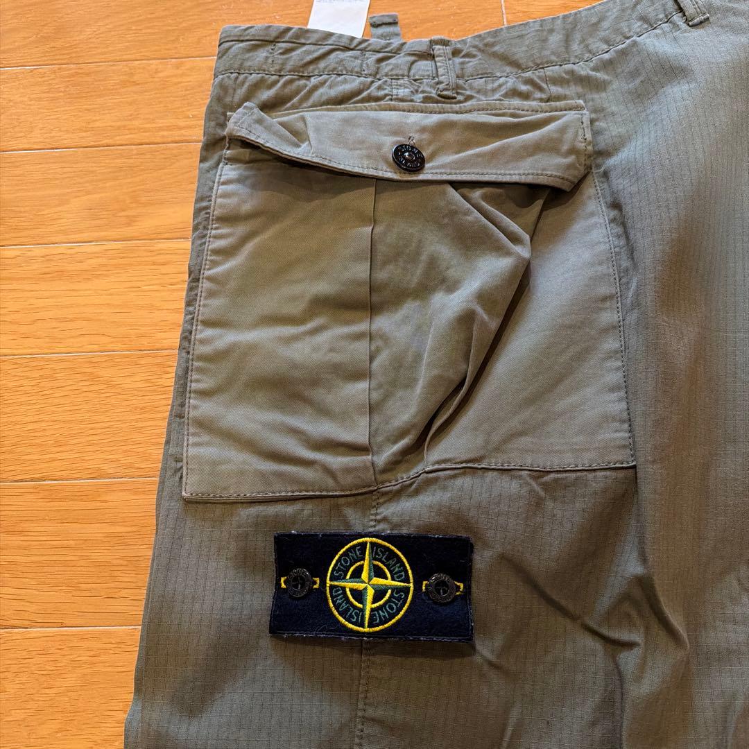 ストーンアイランド カーゴパンツ カーキ